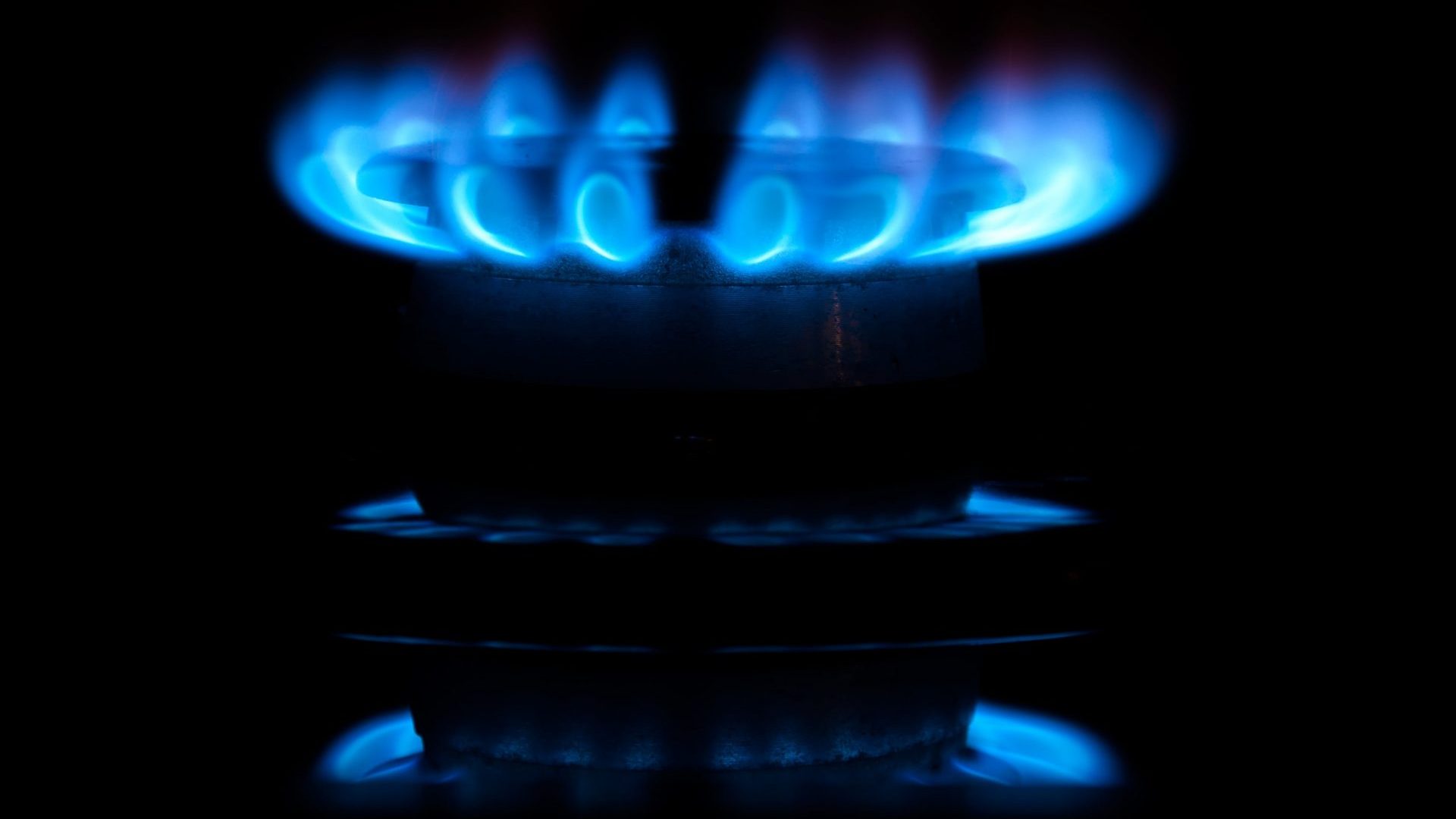 blue-gas-flames-P26FSEP-min (1)